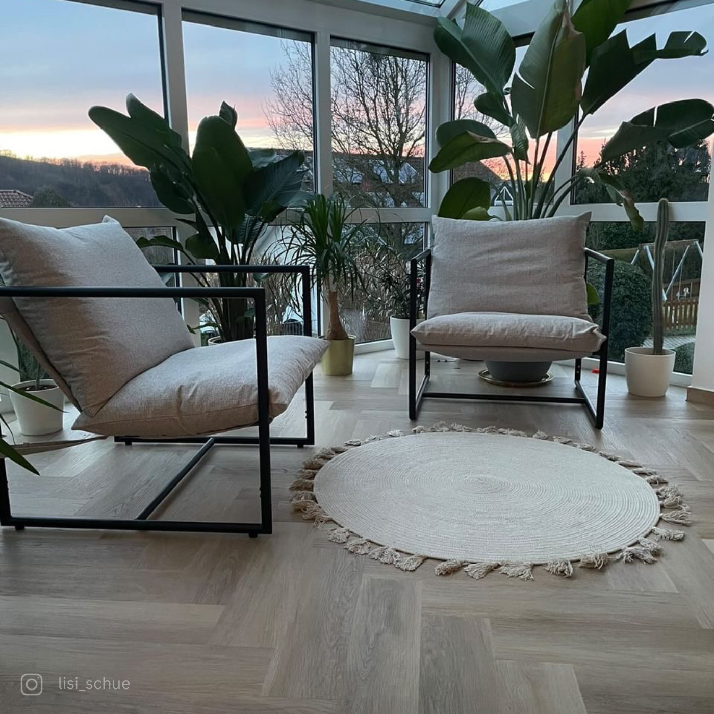 »Eiche Oleander« SPC Vinylboden Unique Holzoptik im Fischgrätdesign Raumbild 9 - lisi_schue