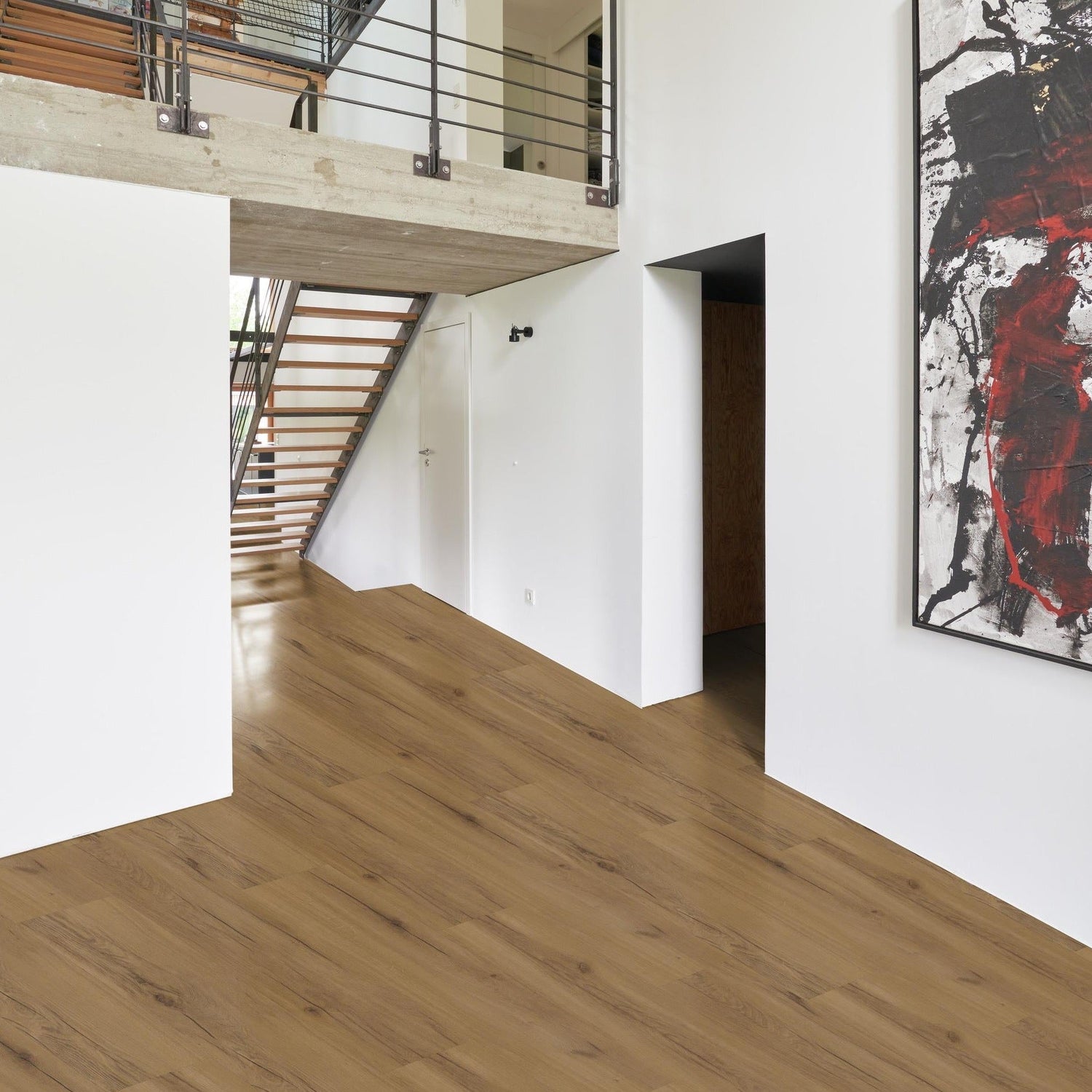 Klick-Vinyl in holzbrauner Holzoptik im Flur 