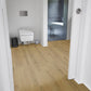 Klick-Vinyl in holzbrauner Holzoptik im Badezimmer