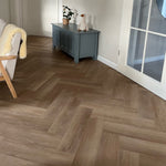 Modernes Fischgrät-Design in Beige 