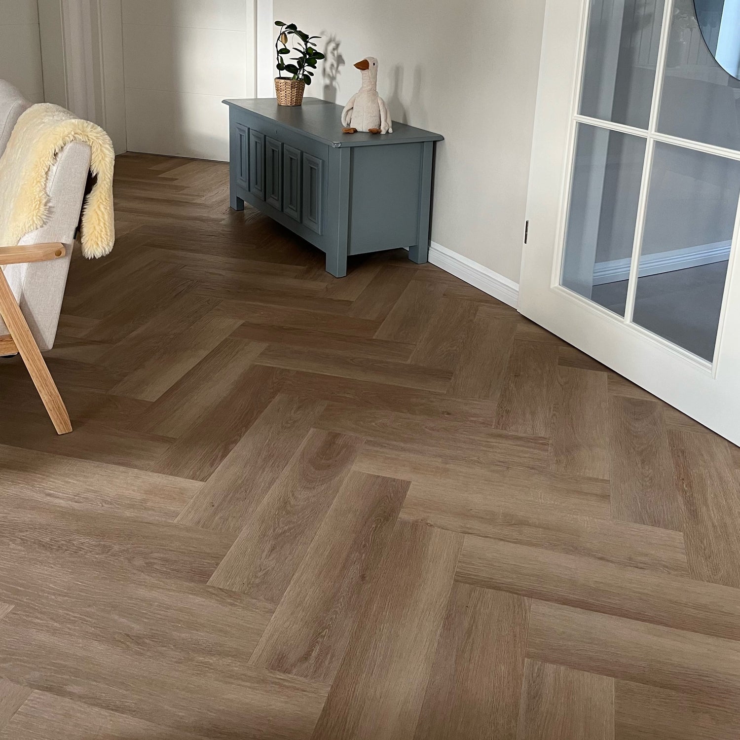 »Eiche Oleander« SPC Vinylboden Unique Holzoptik im Fischgrätdesign Raumbild
