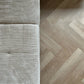 Modernes Fischgrät-Design in Beige 