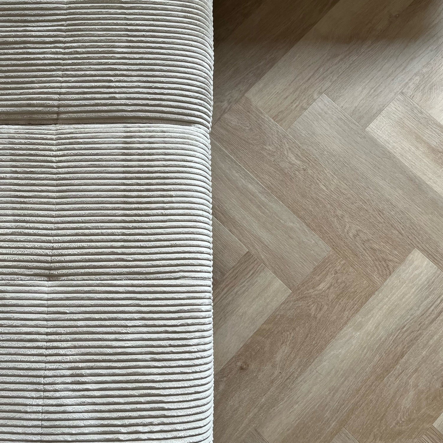 »Eiche Oleander« SPC Vinylboden Unique Holzoptik im Fischgrätdesign Raumbild 15