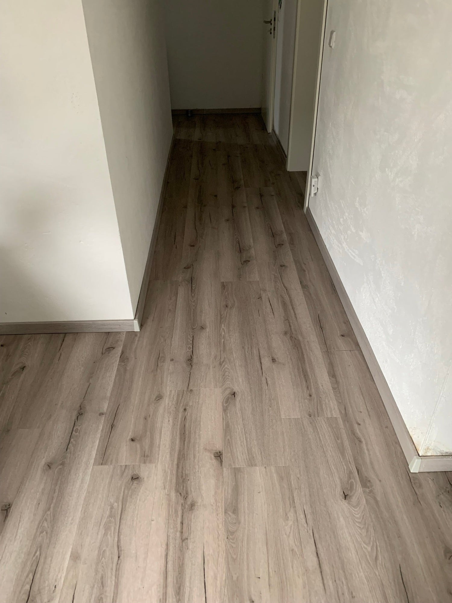 »Eiche Santorin« Klebevinyl Unique Raumbild