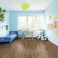 Klick-Vinyl braune Holzoptik im Kinderzimmer