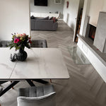 Fischgrät Design in Grau  Esszimmer