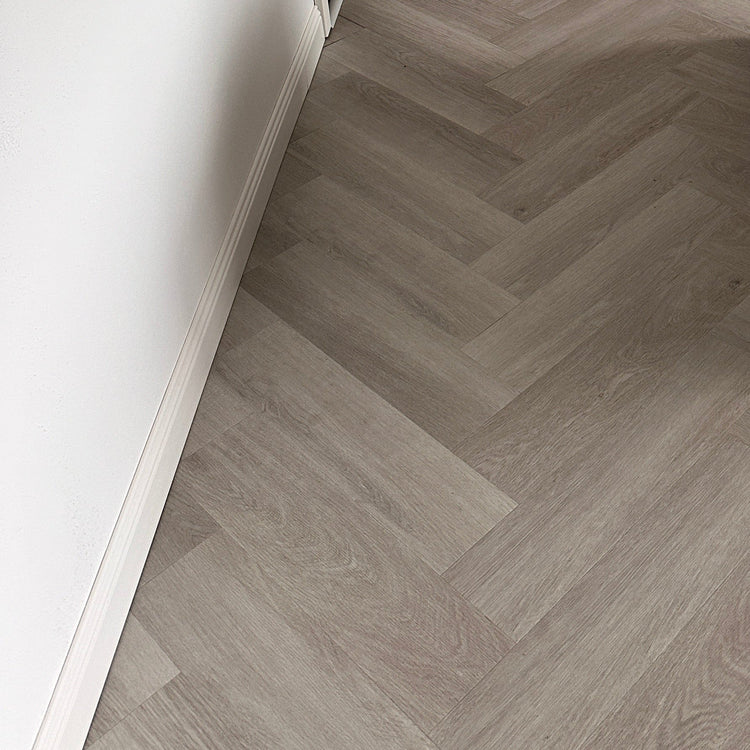  »Eiche Sago« SPC Vinylboden Unique Fischgrätdesign in Holzoptik Details 