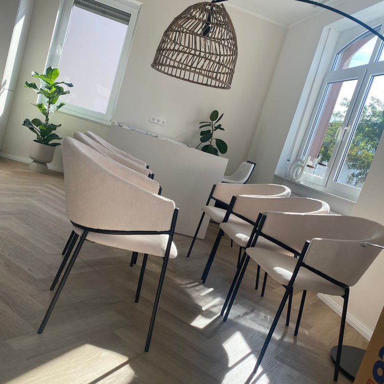 Modernes Fischgrät-Design in Beige 