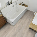 Klick-Vinylboden Grau Beige in Badezimmer